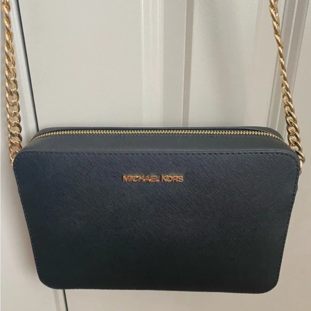 Michael Kors Jet Set Saffiano Leather Crossbody Bag in Black w Gold Hardware EUC